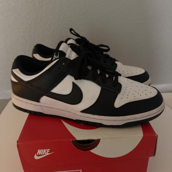NIKE RETRO DUNKS pandas? - Picture 2 of 2
